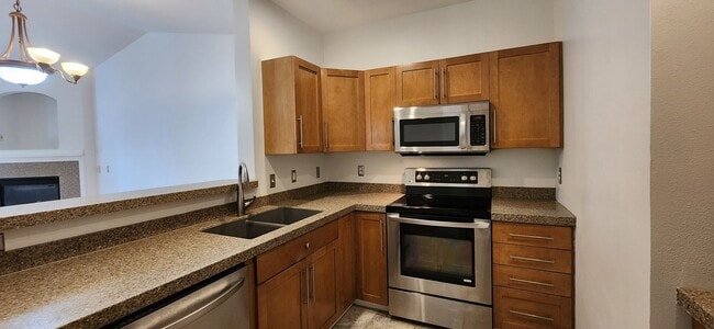 Photo - 2 Bed 2 Bath Top Floor Condo South Everett...