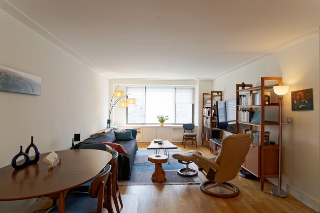 Building Photo - 382 Central Prk W Rental