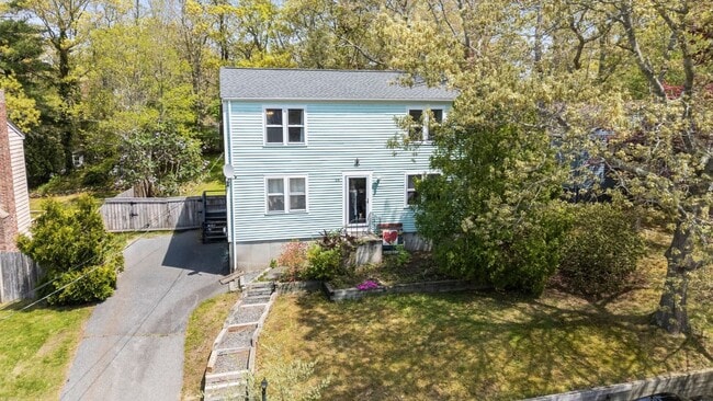 64 Winthrop Rd