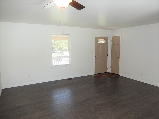 Photo - 1016 Caspan St