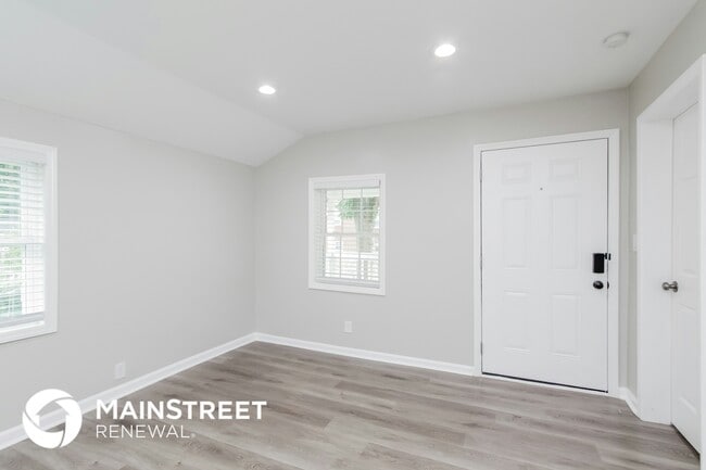 Photo - 931 S Church St