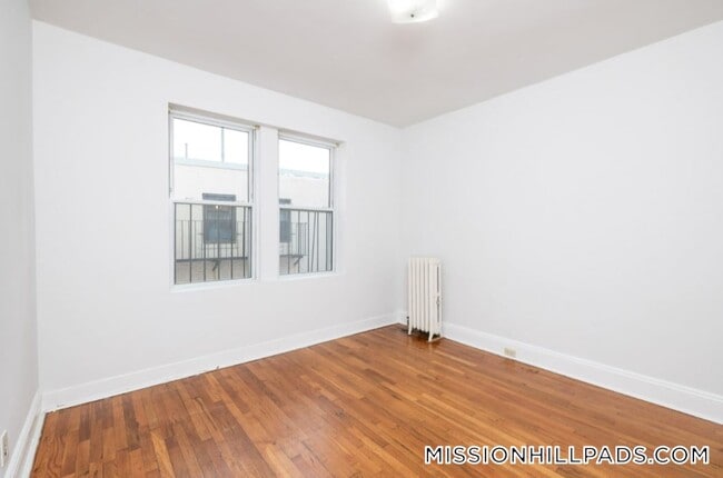 Building Photo - 49 Worthington St