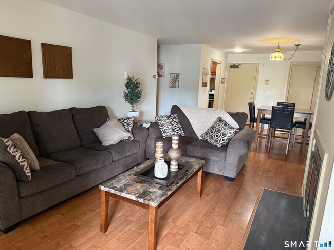 Photo - 140 Kane St Unit B6