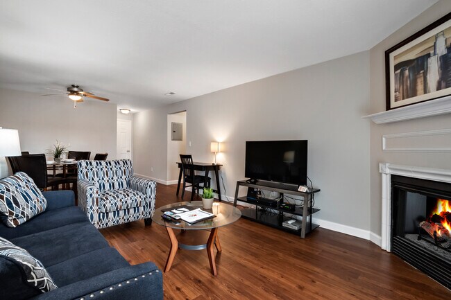 Photo - 1924-1969 Greenglen Dr