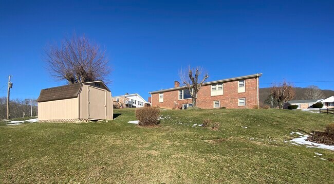 Photo - 410 Colonial Ave