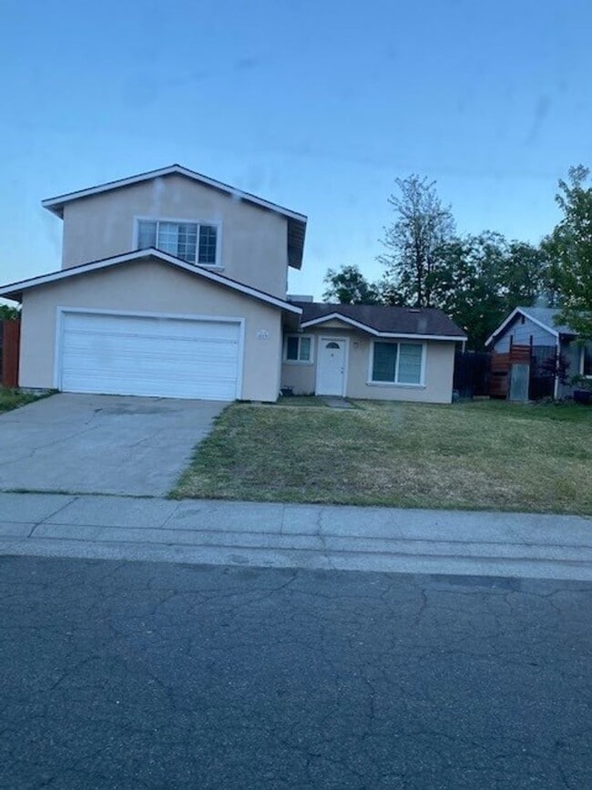 4 Bed/3 Bath w/Loft. HURRY won't Last Lon... - 4 Bed/3 Bath w/Loft.  HURRY won't Last Lon...