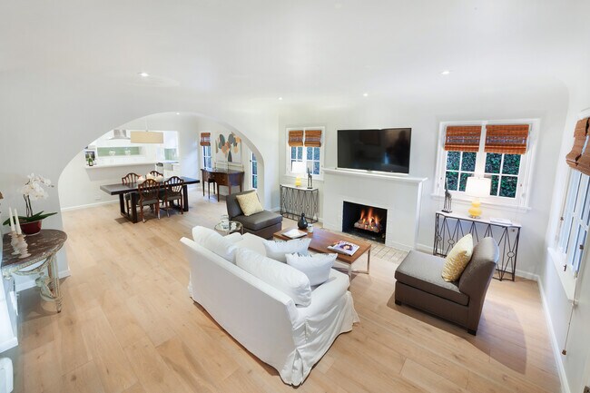 Photo - 828 N Stanley Ave