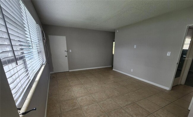 Photo - 487 1st St S Unidad 205
