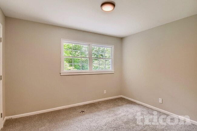 Photo - 535 Circle Dr