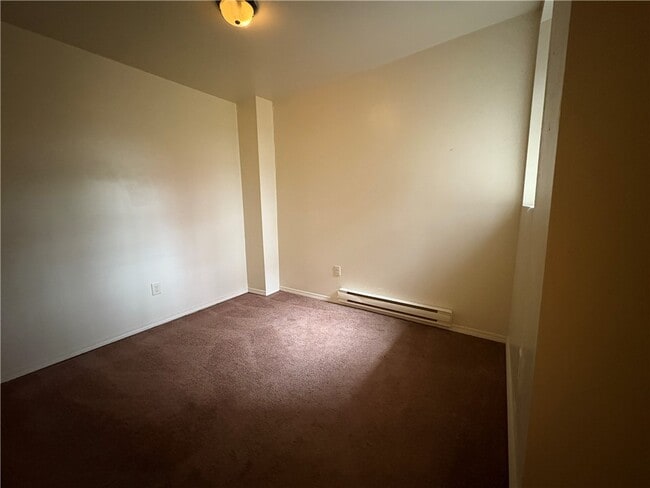 Photo - 2 1/2 Cliff St