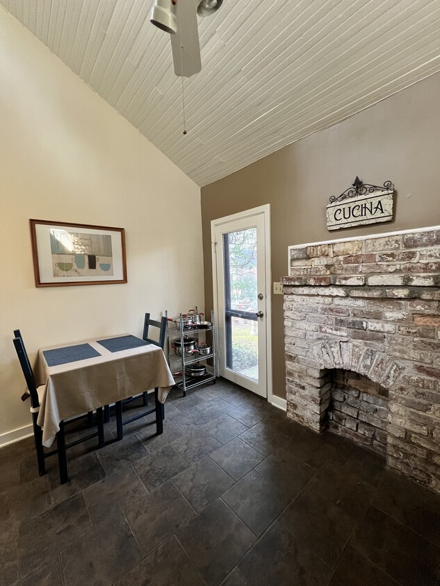 Photo - 3317 W Shadowlawn Ave NE (Atlanta, GA)