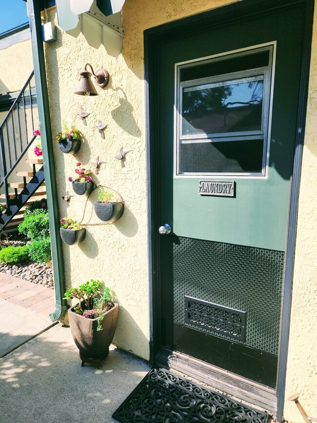 Laundry Facility - 131 Montana St Unit F