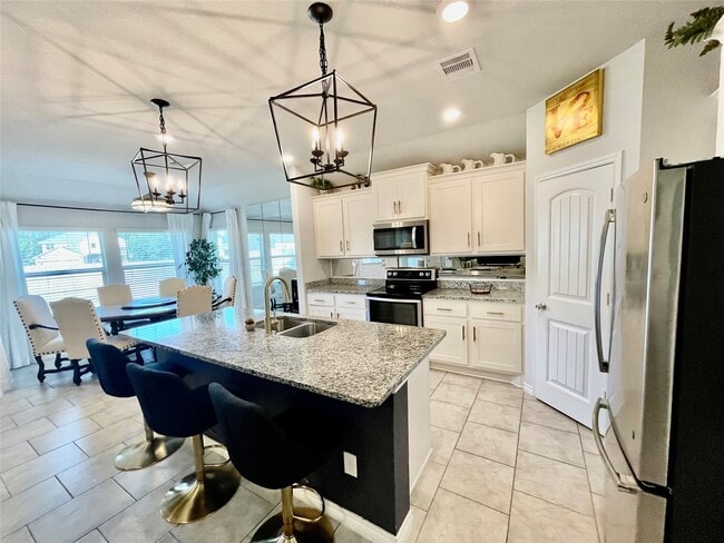 Building Photo - 1916 Thorndyke Ln