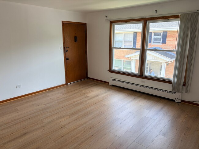 Photo - 18518 Wildwood Ave Unit 2W