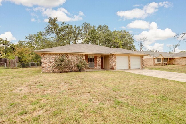 Photo - AUGUST PRE-LEASE! 3 bed, 2 bath home in Eastgate!