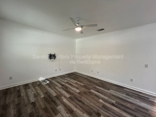 Photo - 6150 Franklin St