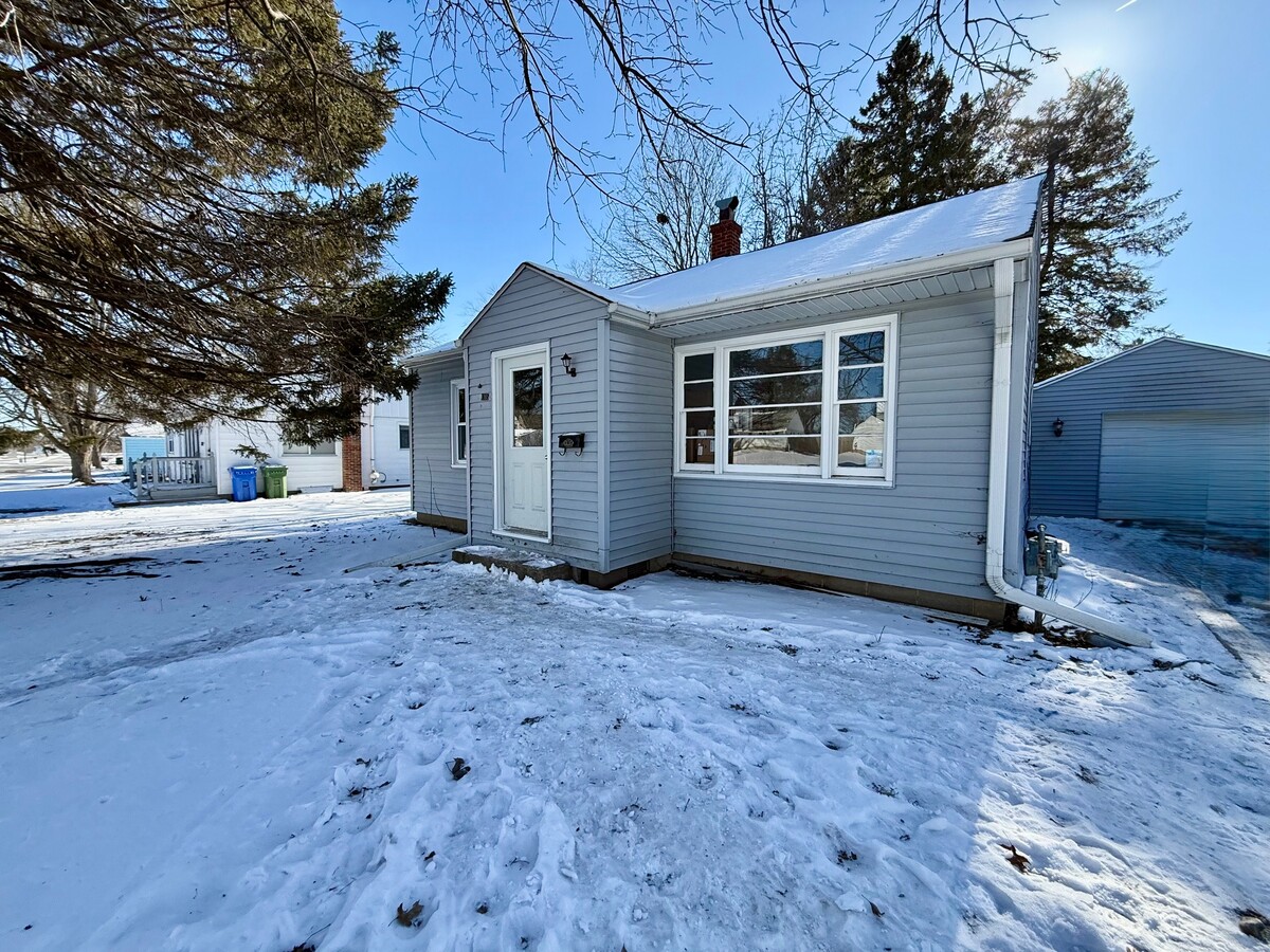 Photo - 1305 2nd Ave SW