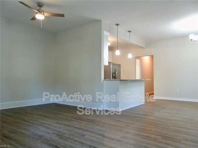 Photo - 838 W 48th St