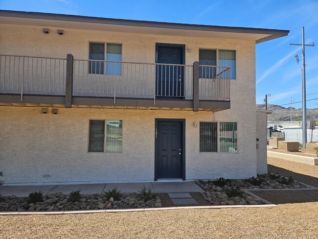 Building Photo - 1241 E Cinnabar Ave Unit 102A