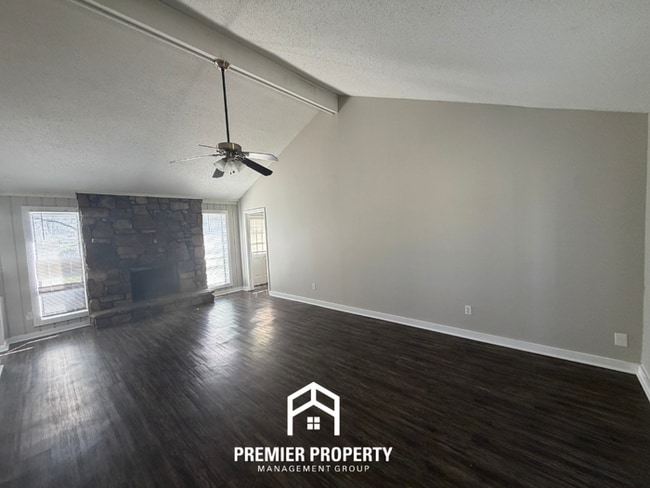 Photo - Charming 3BR Bartlett Home with Vaulted Ceilings, Fireplace & Fenced Yard