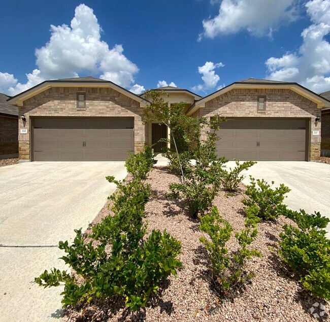 Building Photo - 3/2 Duplex in New Braunfels, TX Rental