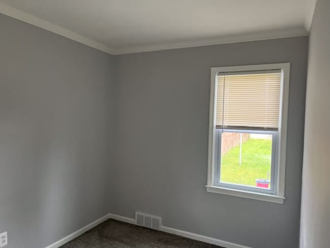 Photo - 1380 Riverbank St