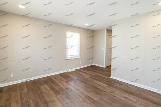 Photo - 5135 N Bristol Ave