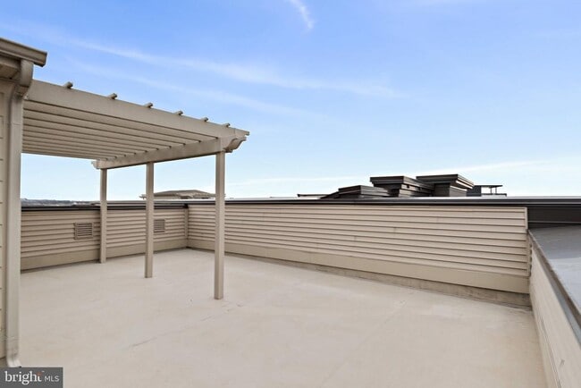 Photo - 44742 Tiverton Sq