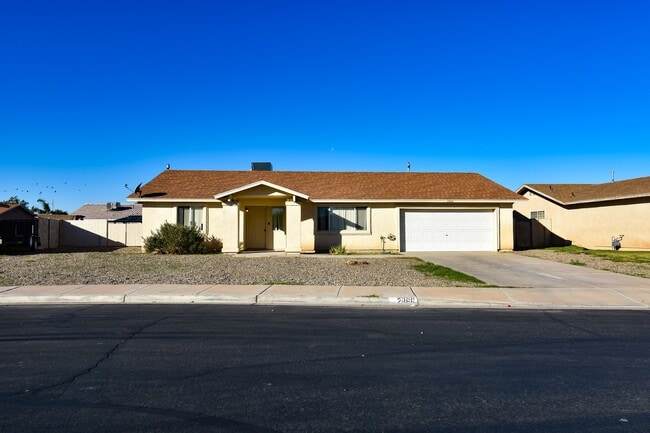 Building Photo - 2866 S 30th Dr