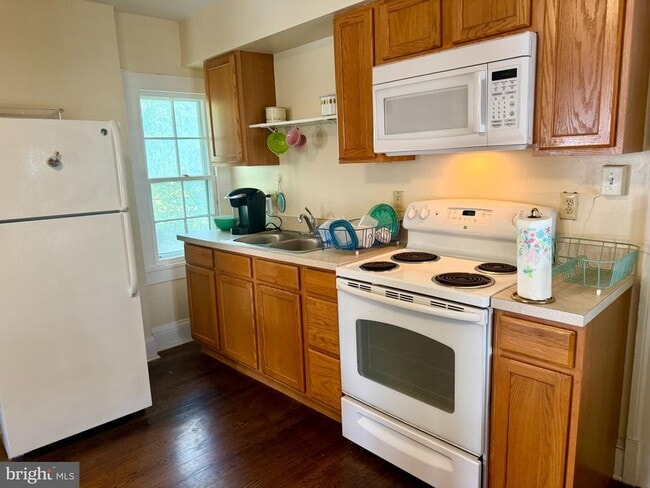 Photo - 211 E Boscawen St