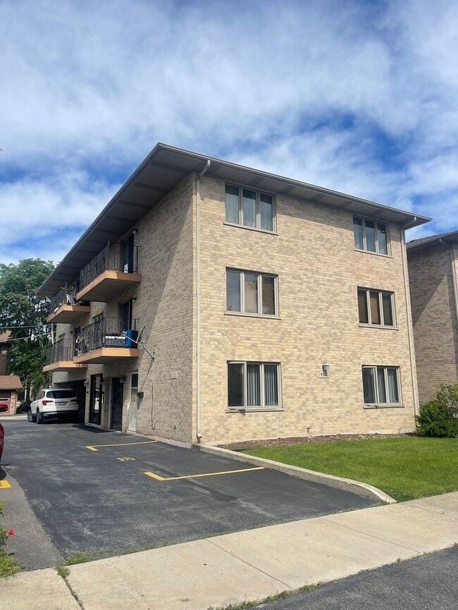 Building Photo - 9532 Minnick Ave Unit 2W Rental