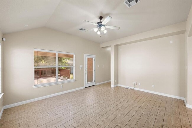 Photo - 10409 Yellowstone Dr