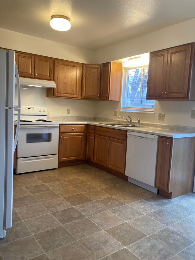 Photo - 1831 E 16th St