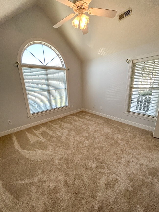 Photo - 290 Brookshire Pl SW