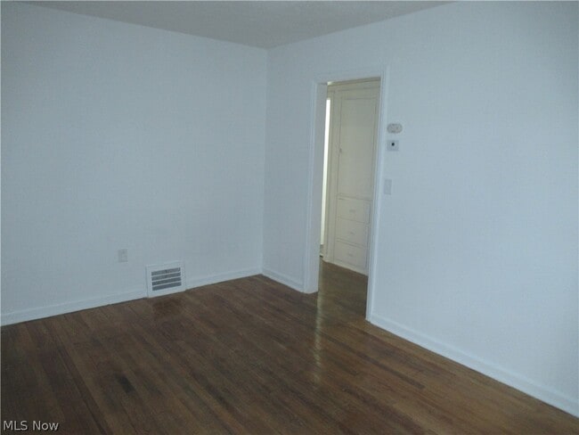 Photo - 1616 Douglas Rd