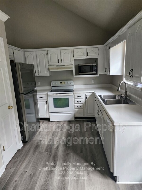 Photo - 6815 Benwood Dr