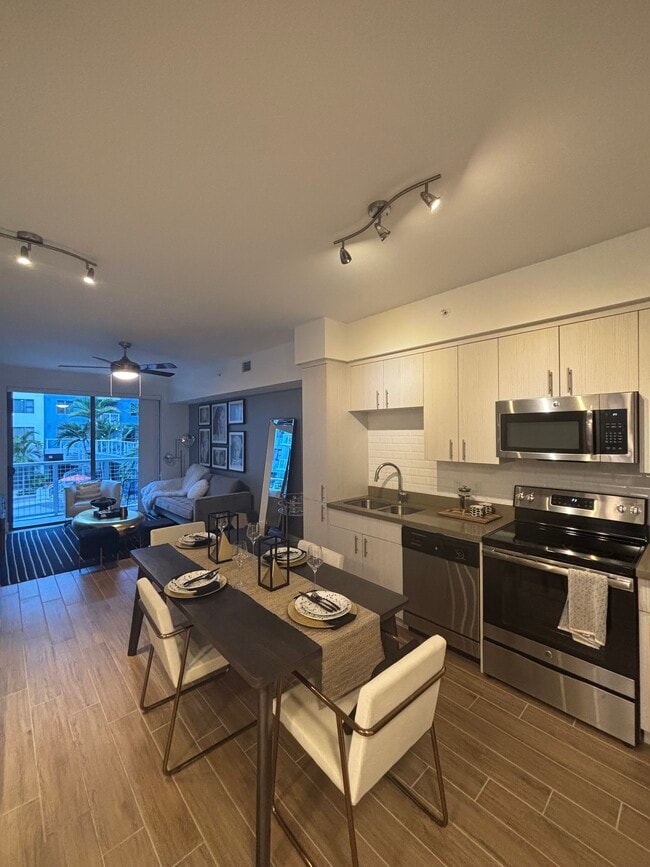 Building Photo - 2051 NE 167th St Unit A2 Rental