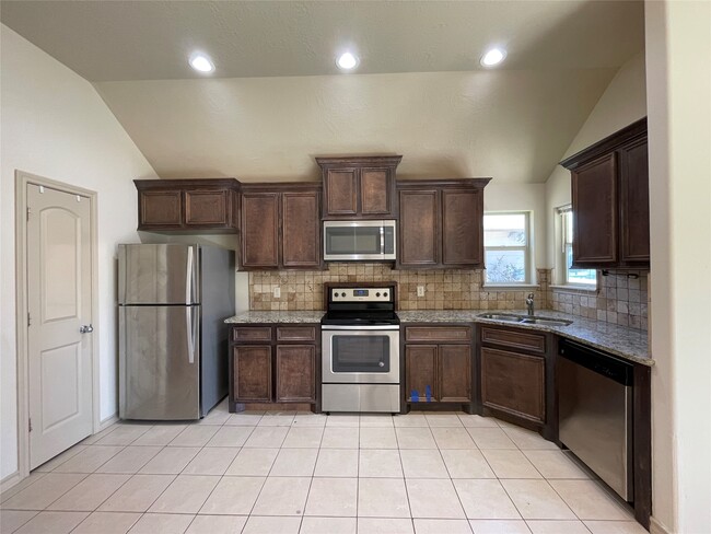 Photo - 16928 W Ivanhoe St