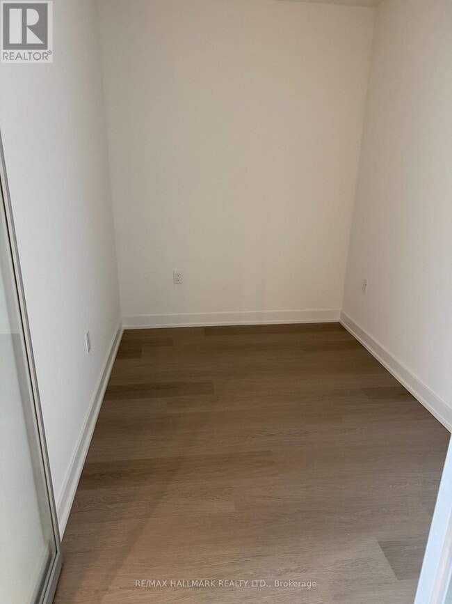 Photo - 448 Burnhamthorpe Rd W Unit 2306