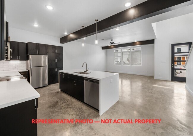 Photo - 207 Lynn Dr Unit 114