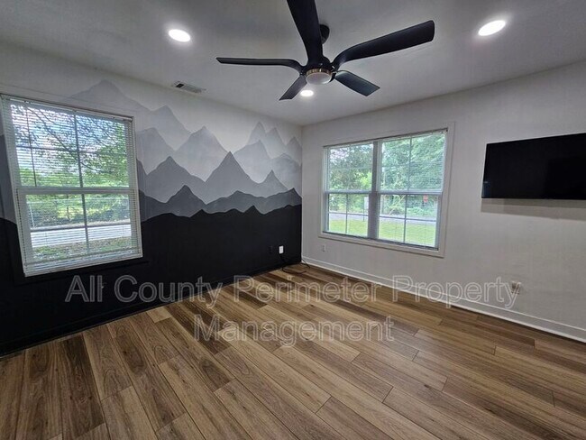 Photo - 2107 Pinehurst Dr