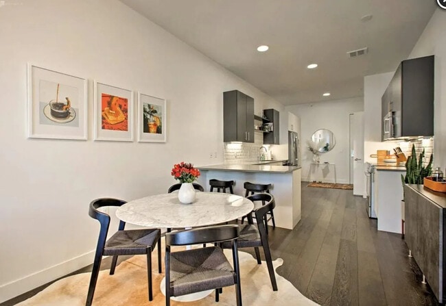 Photo - 2530 Lawrence St Unit A-302