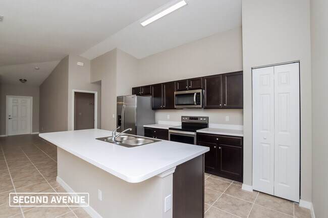 Photo - 1135 Tarleton St SE