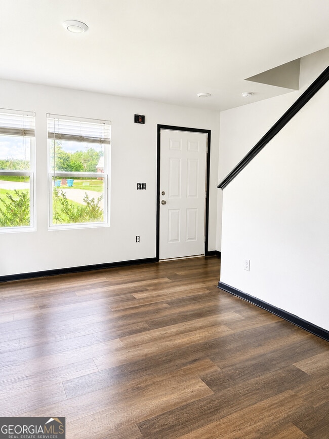 Photo - 105 Loblolly Ln