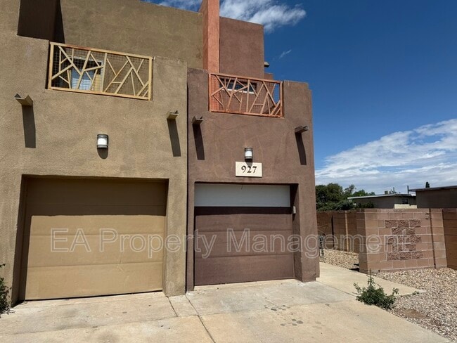 Photo - 927 Tieran Ct NE Townhome