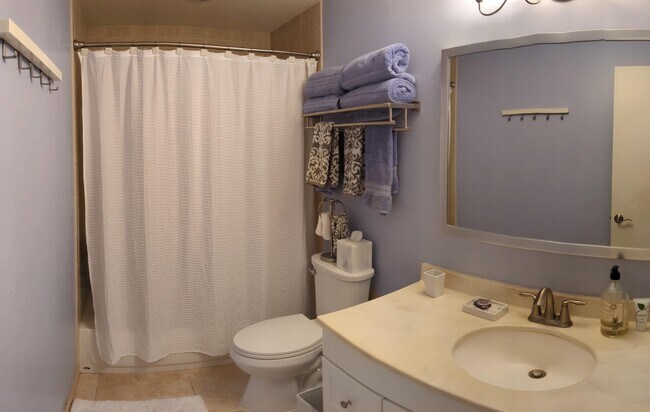 Photo - 1024 S Oakridge Cir