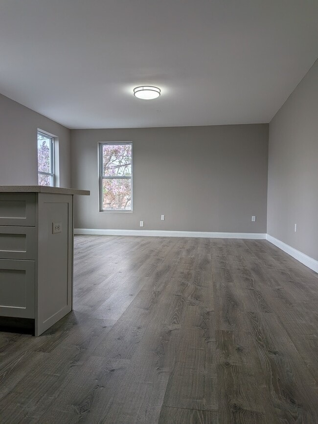 Photo - 21 Canfield St