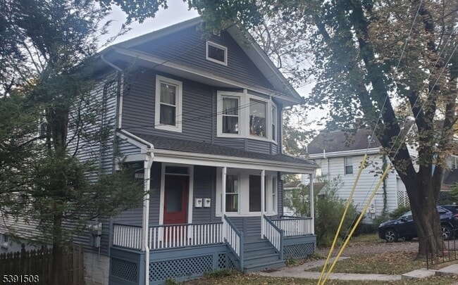 Building Photo - 573 Grove St Unit 1