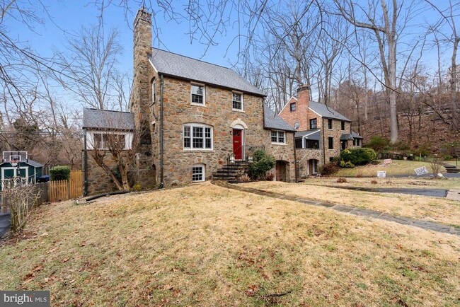 Building Photo - 3209 19th Rd N