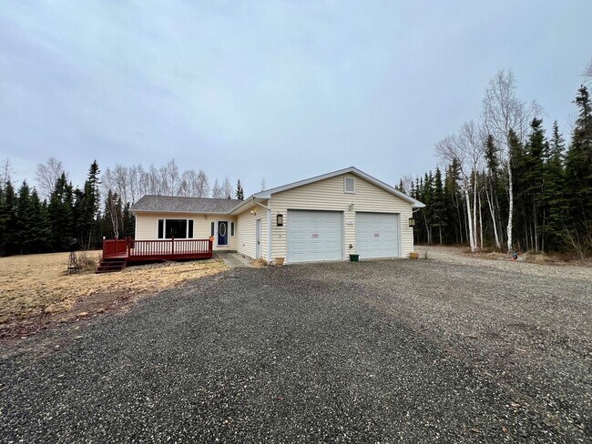 Charming 3-Bedroom Home / Pet Friendly / 2... - Charming 3-Bedroom Home / Pet Friendly / 2...